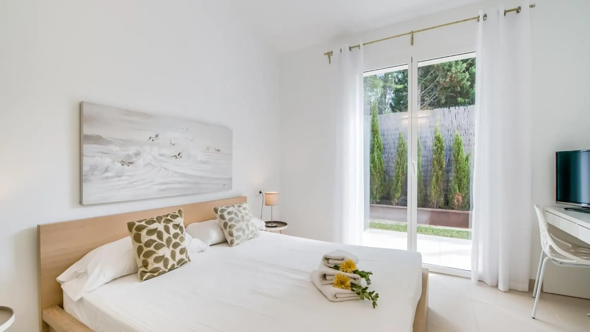 Holiday Home With Fenced Garden 알쿠디아