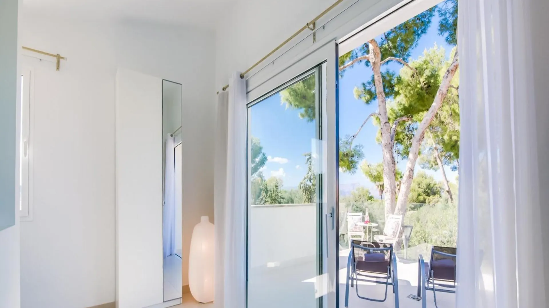 Holiday Home With Fenced Garden 알쿠디아 0*,